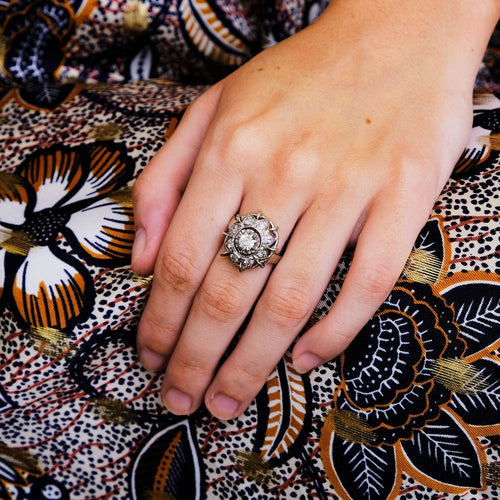 Bague 54 Bague à motif rayonnant Diamants 58 Facettes ADA03