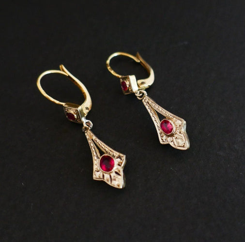 Boucles d'oreilles Dormeuses Or 2 Tons, Pierres Rouges 58 Facettes