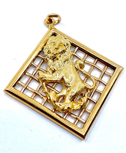 Pendentif Pendentif médaille lion sur fond grillagé 58 Facettes