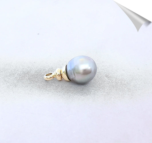 Pendentif Pendentif Perle de Tahiti, monture en Or Jaune 58 Facettes AA 1544