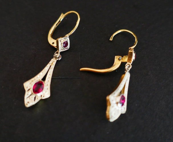 Boucles d'oreilles Dormeuses Or 2 Tons, Pierres Rouges 58 Facettes