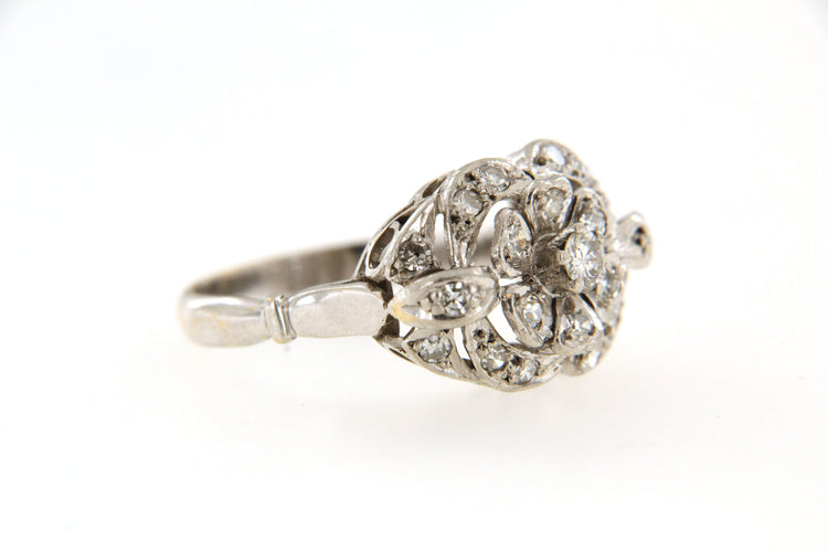 Bague Bague Art Deco, Or gris et diamants 58 Facettes 6471w