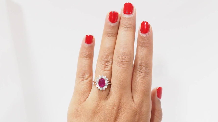 Bague 54 Bague marguerite en Or blanc, rubis et diamants 58 Facettes 32239