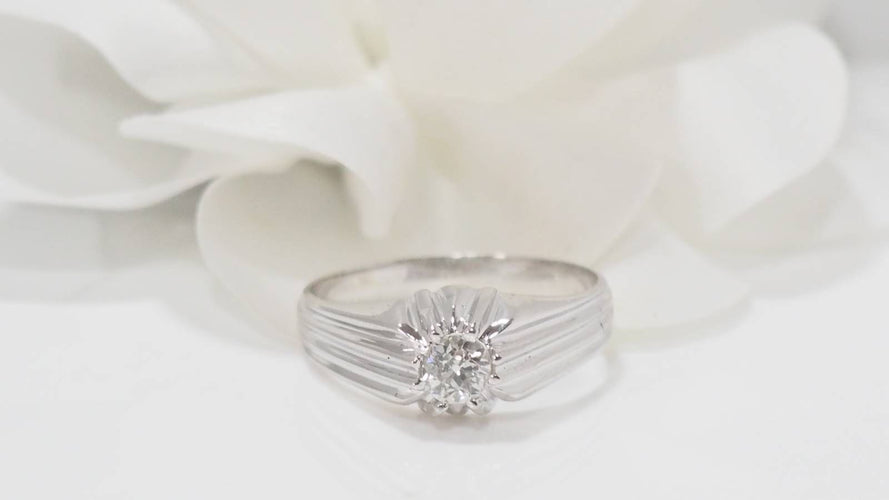 Bague 64 Bague solitaire en or blanc et diamant 58 Facettes 32196