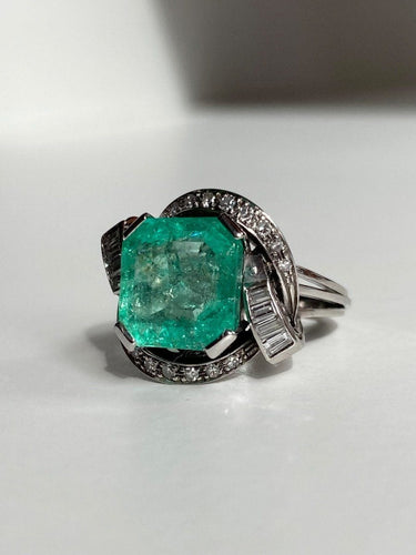 Bague 55 Bague en or blanc 18k sertie d’une émeraude et diamants 58 Facettes