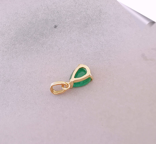 Pendentif Pendentif Emeraude en poire monture Or Jaune 58 Facettes AA 1509