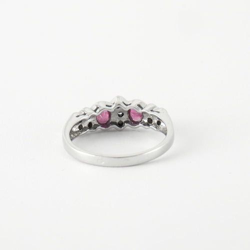 Bague 54 Bague Saphirs roses et éclats de diamants 58 Facettes