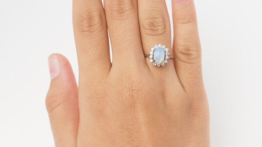 Bague 47 Bague marguerite opale diamants 58 Facettes 32357