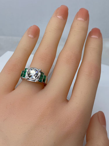Bague 52 Bague Art Déco Platine, Diamant 1,55cts et Emeraudes 58 Facettes