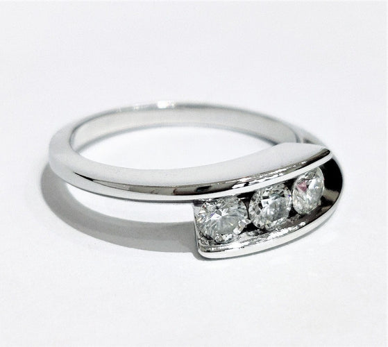 Bague 50.5 Bague Trilogie Diamants Garel 58 Facettes 1-967/1