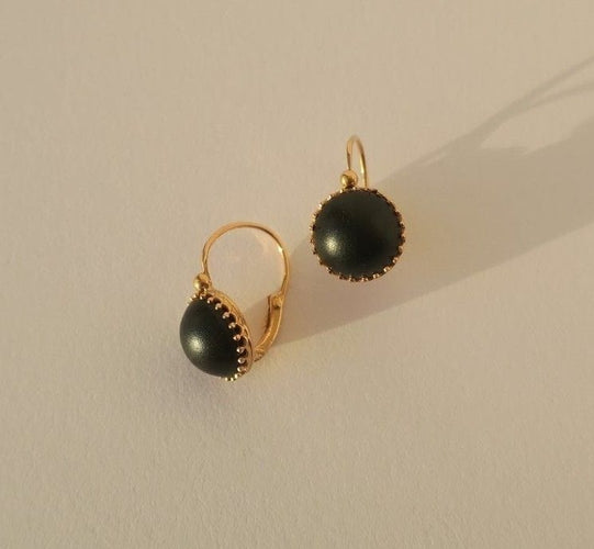 Boucles d'oreilles Boucles d’oreilles dormeuses anciennes jais 58 Facettes