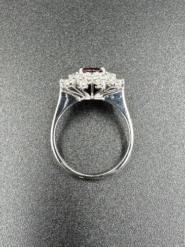 Bague 54 BUCHERER. Bague vintage or blanc, rubis et diamants 58 Facettes