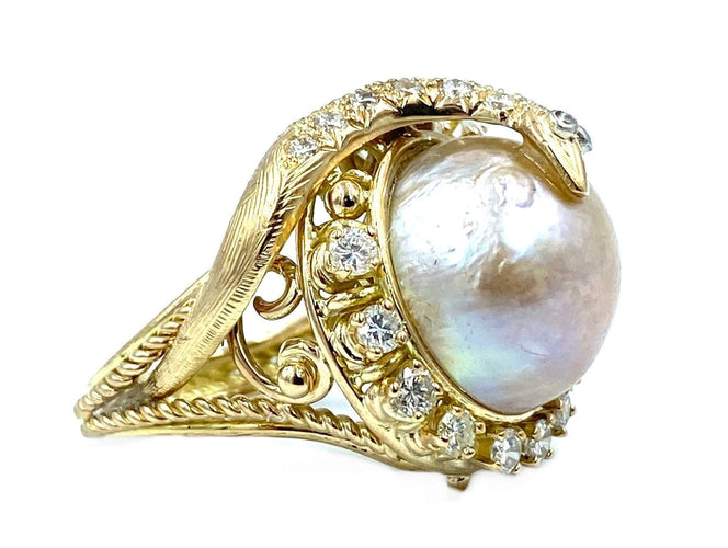 Bague Bague en or jaune, perle mabé et diamants 58 Facettes