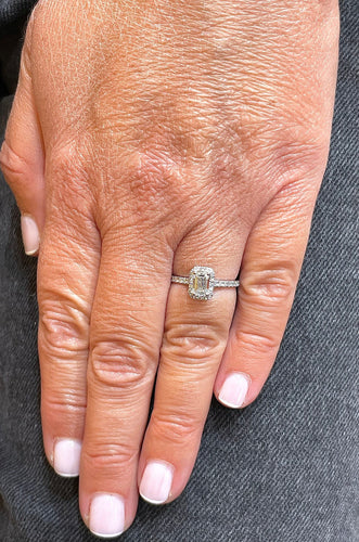 Bague Bague Solitaire diamant taille émeraude 0.80ct 58 Facettes