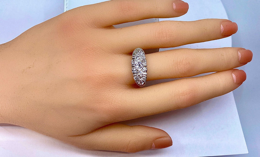 Bague 56 Bague en platine pavée de diamants. Epoque Art Deco. 58 Facettes AB265