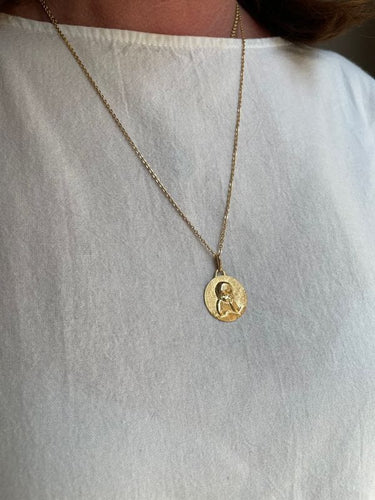 Pendentif MÉDAILLE ANICENNE CHÉRUBIN SIGNÉE "AUGIS" 58 Facettes 053851