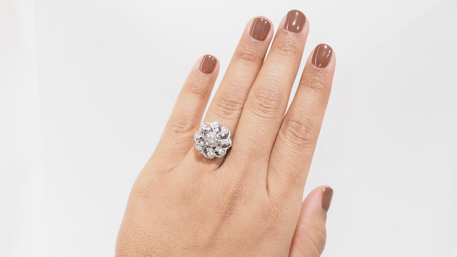 Bague 52 Bague marguerite en or blanc platine et diamants 58 Facettes 32491