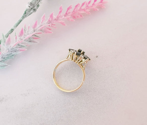 Bague 53.5 Bague fleur Saphirs Diamants Or Jaune 58 Facettes AB 1073