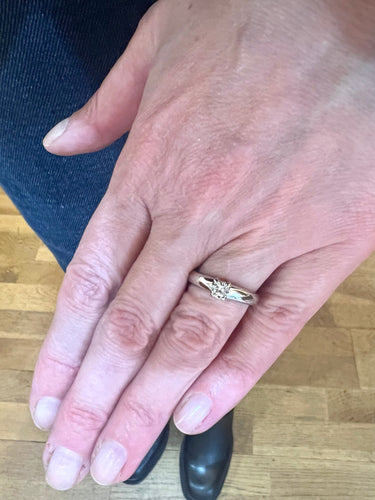 Bague Bague Jonc Solitaire en or gris, diamants 58 Facettes BD181