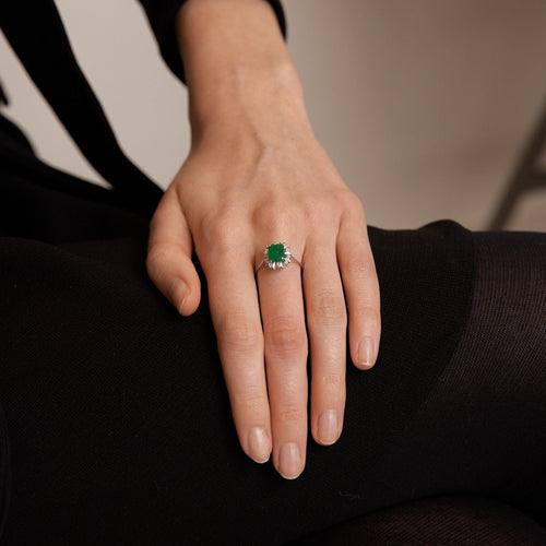 Bague 56 Bague émeraude, diamants 58 Facettes