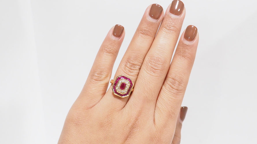 Bague 54 Bague octogonale Or jaune Rubis ovale Diamants 58 Facettes 32519