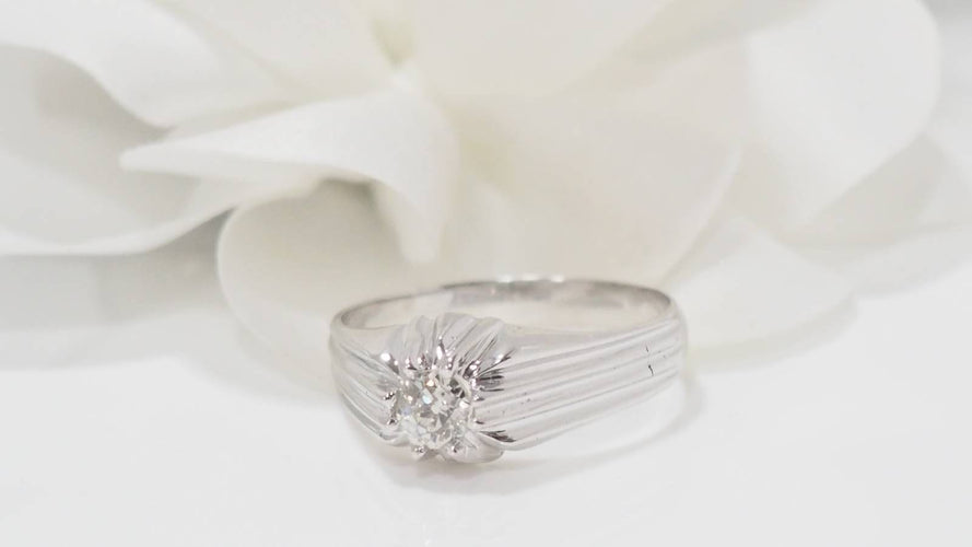 Bague 64 Bague solitaire en or blanc et diamant 58 Facettes 32196