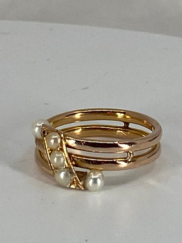 Bague 52 Bague en or, perles 58 Facettes