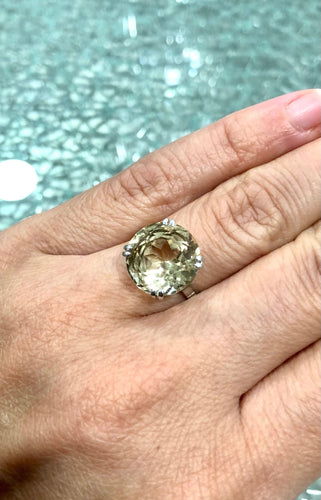 Bague 53 Bague rétro citrine et or blanc 58 Facettes