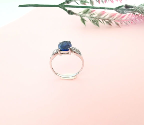 Bague Bague Saphir 1,70 ct taille coussin Diamants 58 Facettes AA 1588