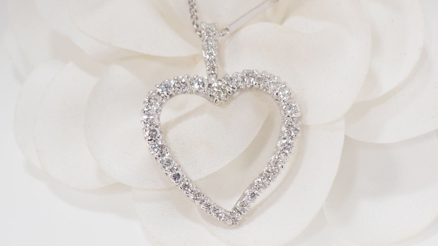 Pendentif Collier cœur en or blanc et diamants 58 Facettes 31990
