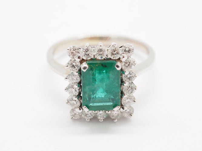 Bague 52 Bague moderne émeraude or blanc 58 Facettes