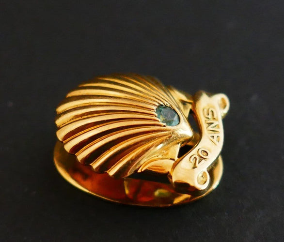 Broche Cartier - Boutonnière en Or jaune, émeraude 58 Facettes