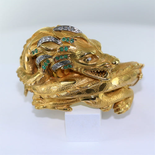 Bracelet MANCHETTE DRAGON DIAMANTS ET EMERAUDES 58 Facettes