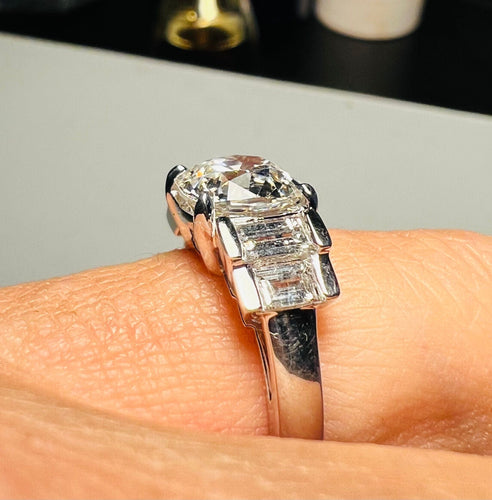 Bague 53 Bague diamant coussin 2.47 carat 58 Facettes BB18
