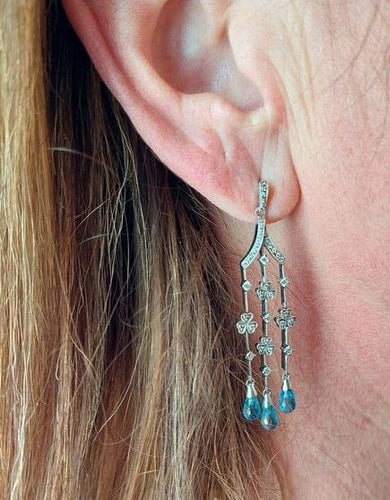 Boucles d'oreilles BOUCLES D'OREILLES PENDANTES TOPAZES ET DIAMANTS 58 Facettes 074091