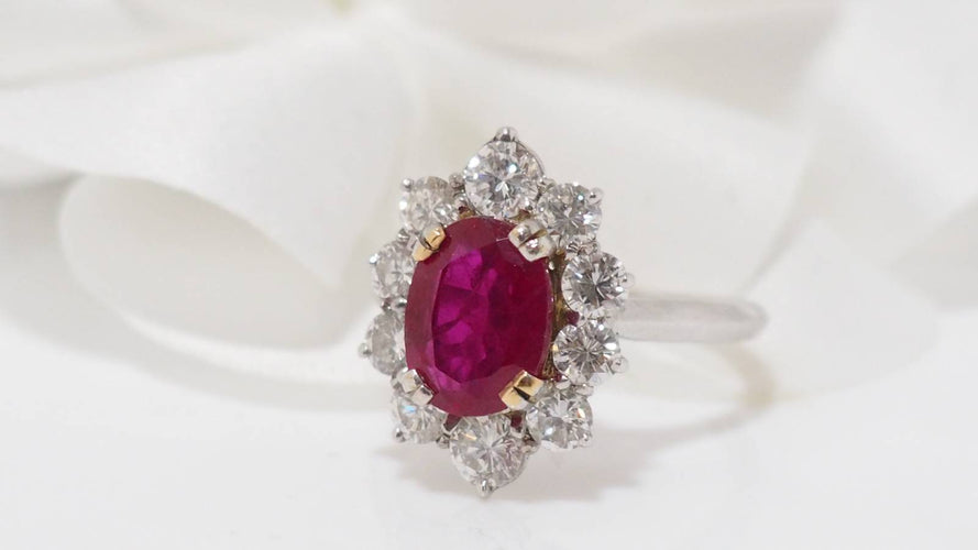Bague Bague marguerite or blanc rubis ovale et diamants 58 Facettes 30987
