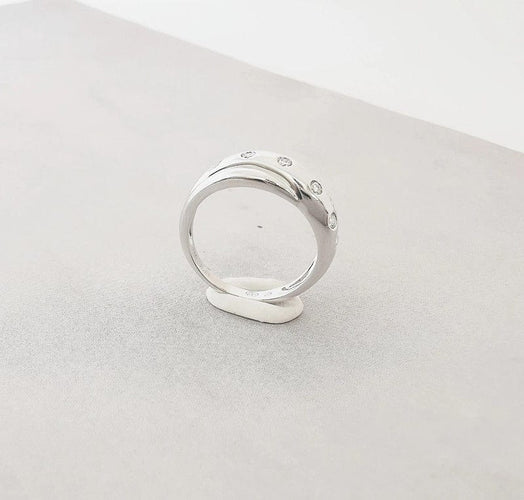 Bague 50.5 Bague Moderne en Or blanc & Diamants 58 Facettes AA 1461