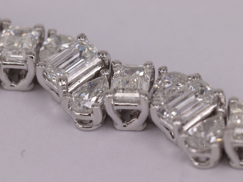 Bracelet Bracelet Vague Diamants tailles émeraude et poire 58 Facettes 3335