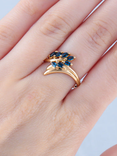 Bague 54 Bague palme d'or et saphirs 58 Facettes 2085