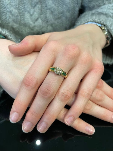 Bague 56 BAGUE MODERNE ÉMERAUDES ET DIAMANTS 58 Facettes 041141