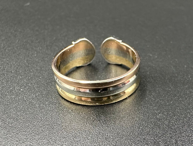 Bague 53 CARTIER. Collection Double C, bague 3 ors et diamants 58 Facettes