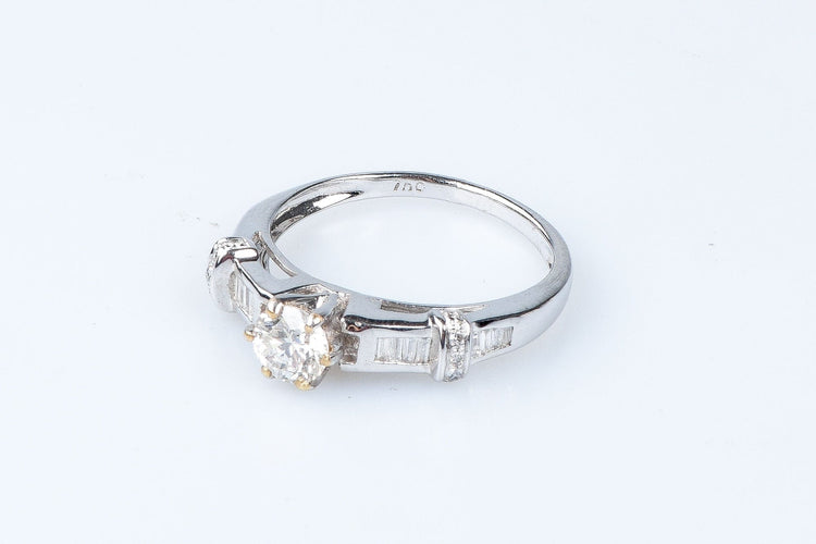 Bague 54 Bague diamant en or blanc 58 Facettes 111.17357-12
