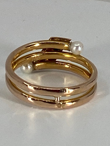 Bague 52 Bague en or, perles 58 Facettes