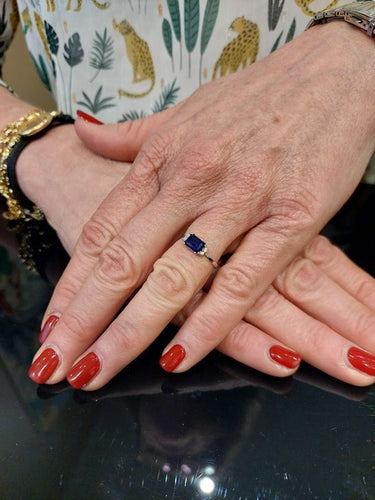 Bague Bague moderne, saphir, diamants 58 Facettes 063531