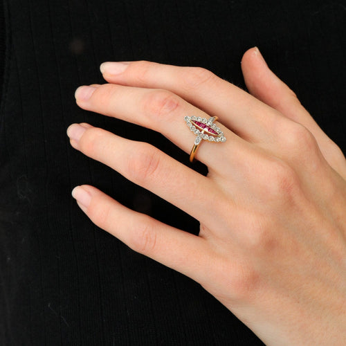 Bague 54 Bague marquise, époque Art Déco 58 Facettes