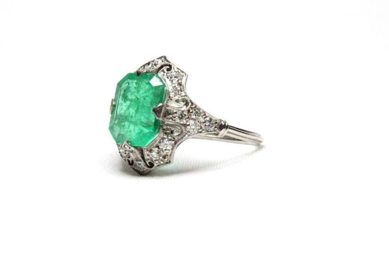 Bague 53.5 Bague style Art Déco Platine Diamants et Emeraude 58 Facettes