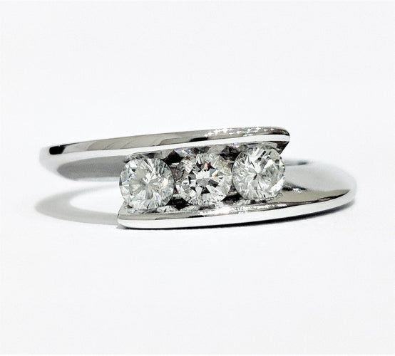 Bague 50.5 Bague Trilogie Diamants Garel 58 Facettes 1-967/1