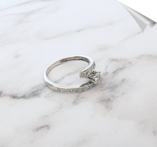 Bague 55 Bague en or blanc, diamants 58 Facettes AA 1556