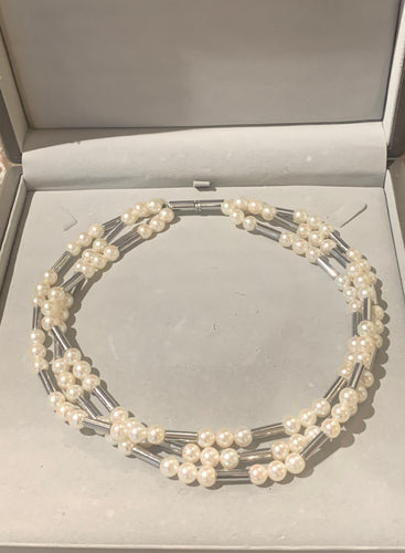 Collier POIRAY - Collier "Roseau" Perles Akoyas Or Gris 58 Facettes BS123