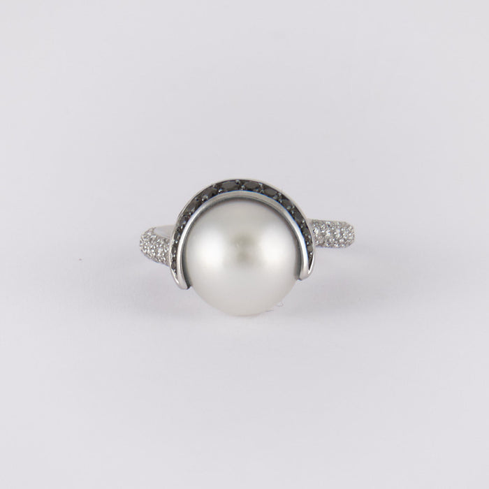 CHANEL - Black and white diamond pearl ring